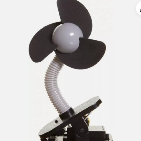 Dreambaby Classic Clip-On Fan with Soft Fins - for Baby Strollers and Playpens - - Picture 2 of 7